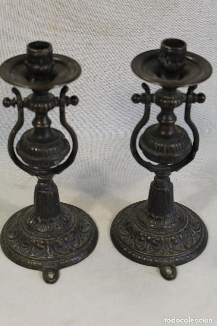 Antig&uuml;edades: pareja de candelabros de barco en bronce - Foto 3