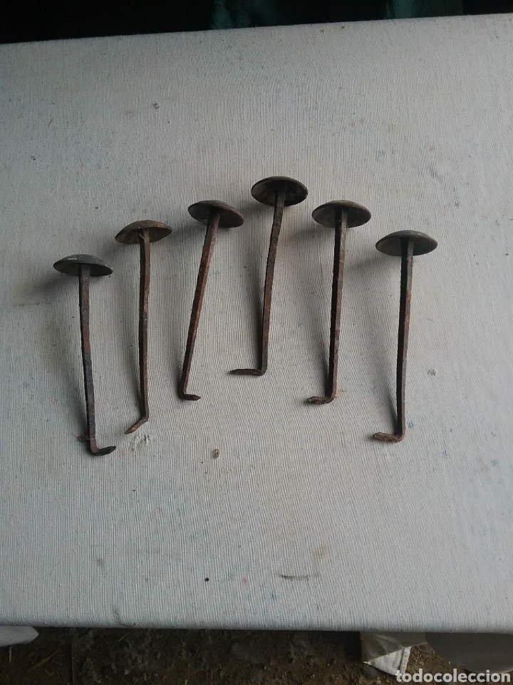 Antig&uuml;edades: Siete clavos de forja. - Foto 3