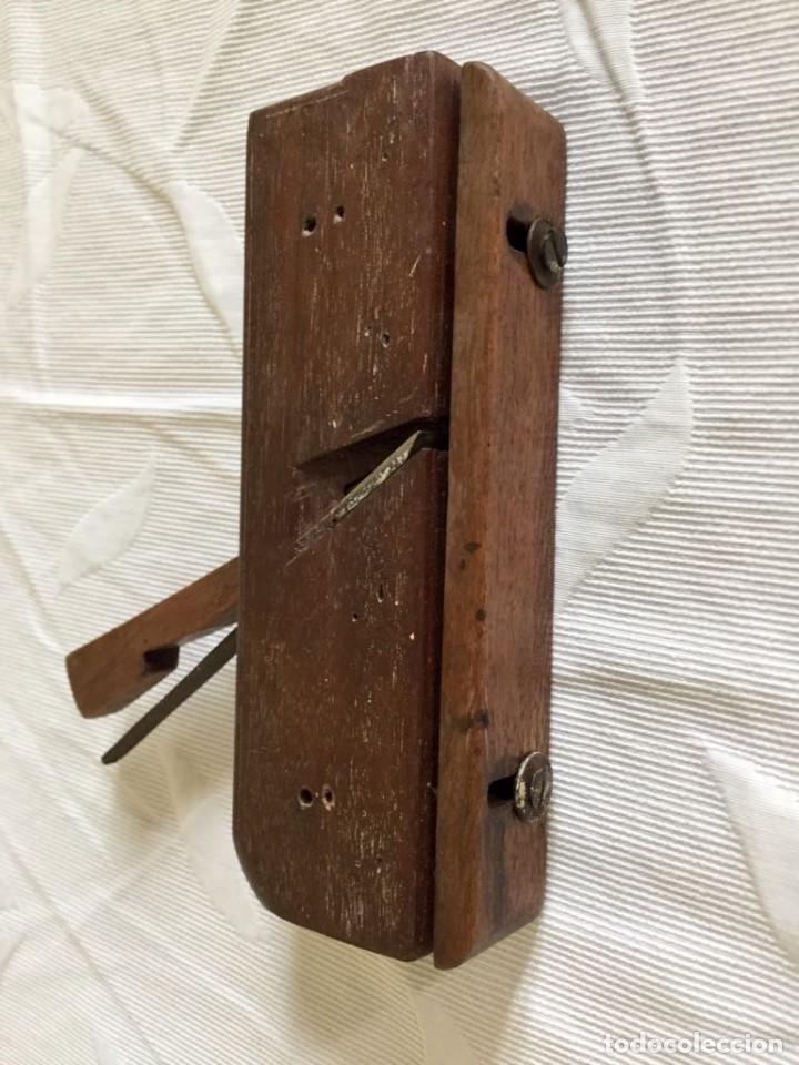 Antig&uuml;edades: ANTIGUO CEPILLO DE CARPINTERO PARA MOLDURAS -2 - Foto 3