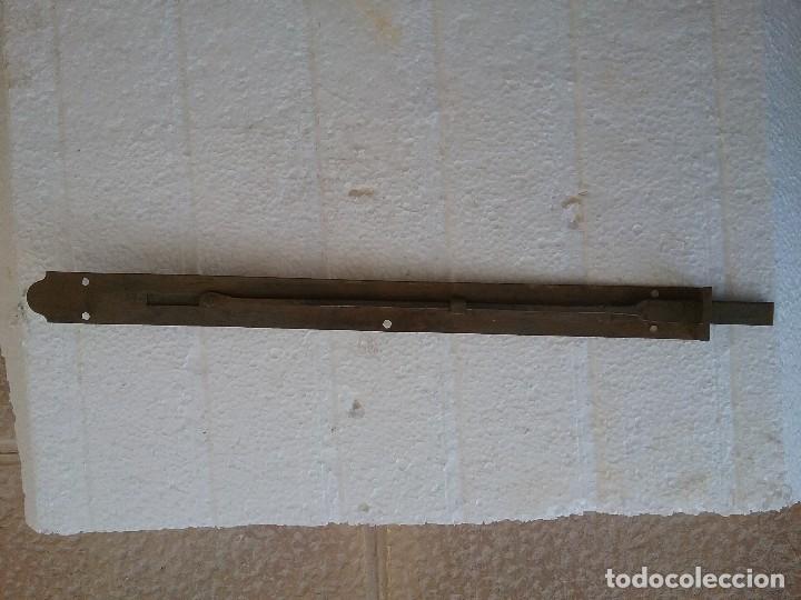 Antig&uuml;edades: Pestillo, cerrojo pasador. - Foto 1