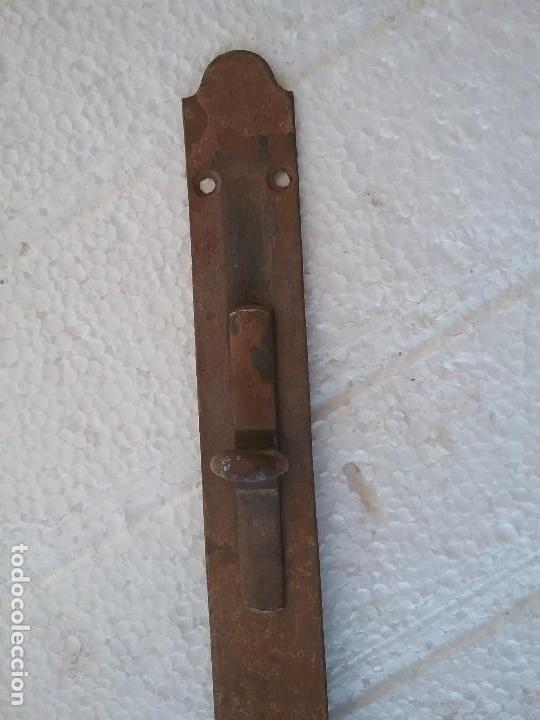 Antig&uuml;edades: Pestillo, cerrojo pasador. - Foto 3
