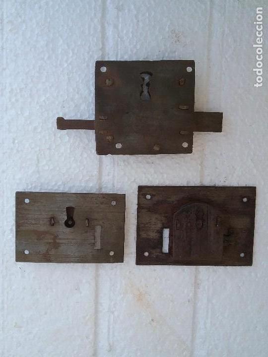 Antig&uuml;edades: Tres cerraduras. - Foto 1