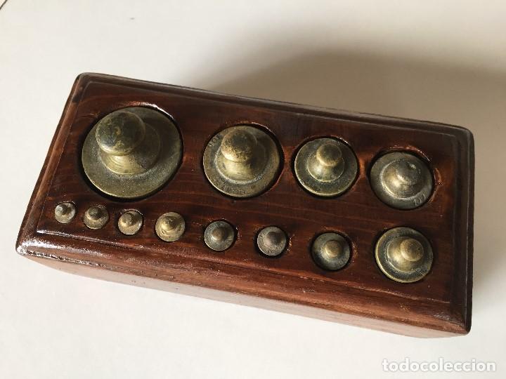 Antig&uuml;edades: JUEGO DE PESAS COMPLETO - Foto 2