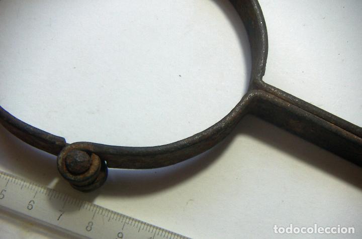 Antig&uuml;edades: ANTIGUO SOPORTE PARA CANALON - Foto 3