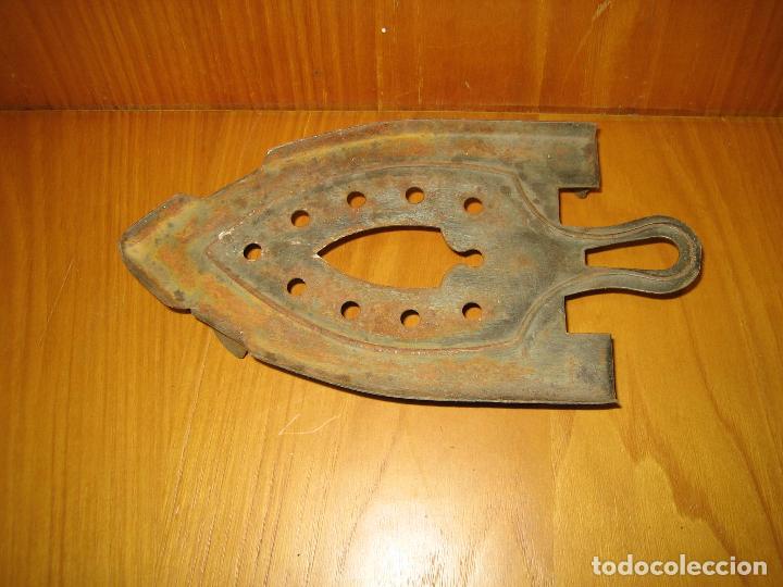 Antig&uuml;edades: Antiguo Soporte de plancha de planchar - Foto 2