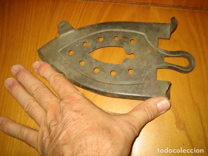 Antig&uuml;edades: Antiguo Soporte de plancha de planchar - Foto 4