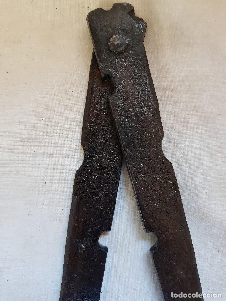 Antig&uuml;edades: Comp&aacute;s siglo XVII - Foto 5