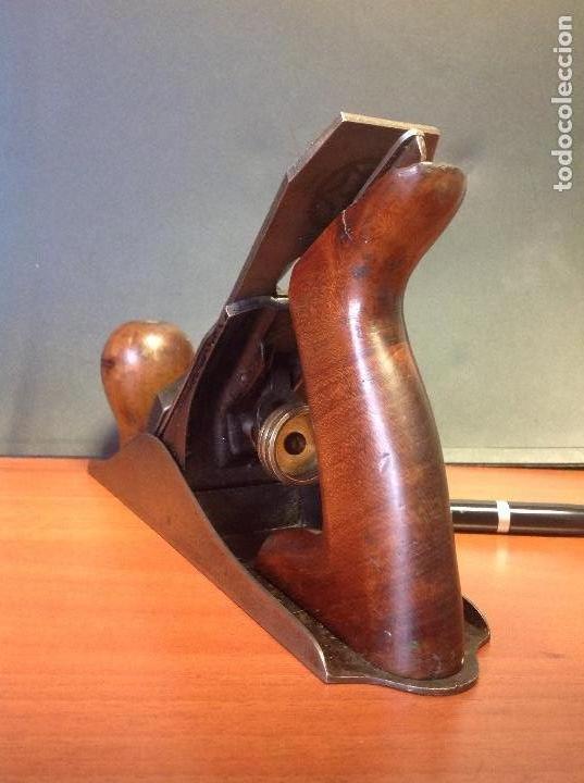 Antig&uuml;edades: Cepillo antiguo de carpinter&iacute;a marca Urko ..,., - Foto 3