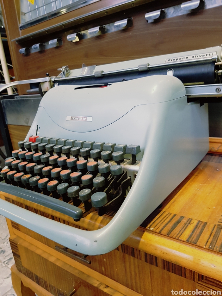 Antig&uuml;edades: M&aacute;quina de escribir Hispano Olivetti Lexicon 80 - Foto 1