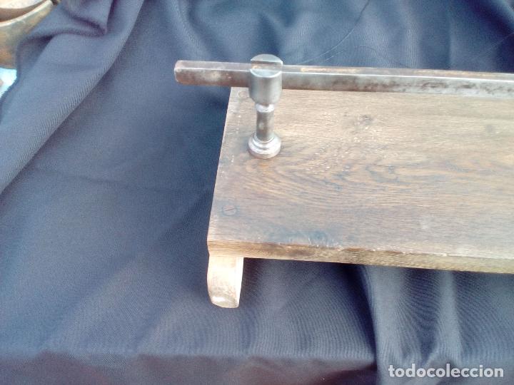Antig&uuml;edades: Antiguo cortador de cristal - Foto 3