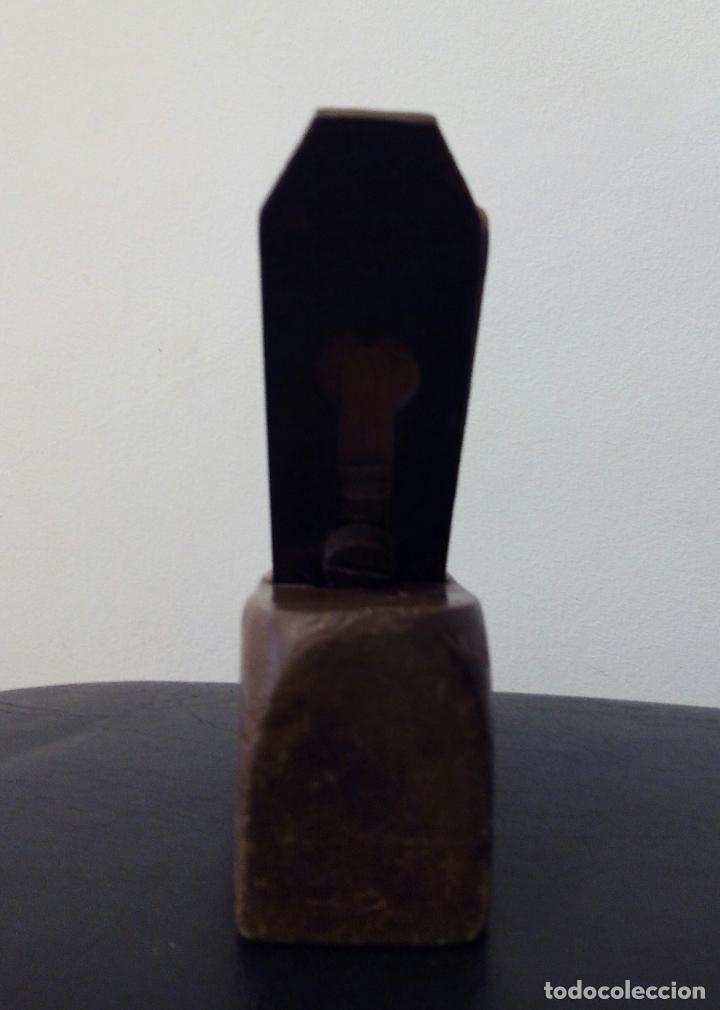 Antig&uuml;edades: CEPILLO DE MADERA DE CARPINTERO - GARLOPA - Foto 2