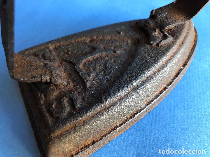 Antig&uuml;edades: Plancha Antigua Hierro Macizo - Foto 3