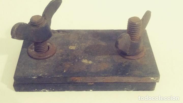 Antig&uuml;edades: prensa tornillo o mordaza - Foto 10