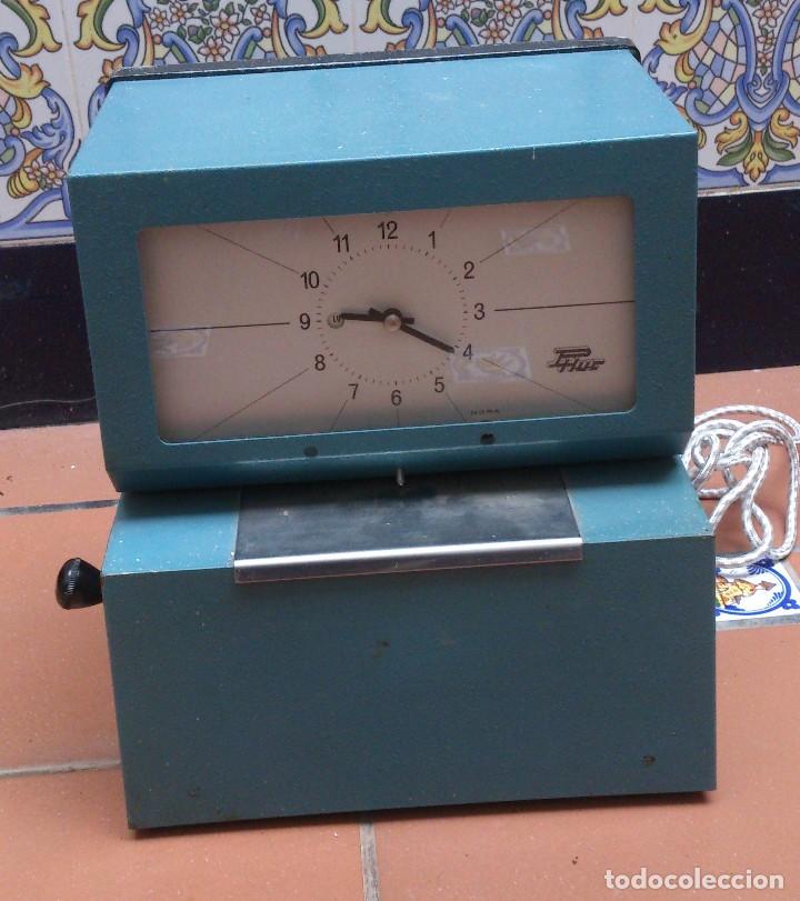 antiguo reloj fabrica para fichar o marcar m - venta todocoleccion