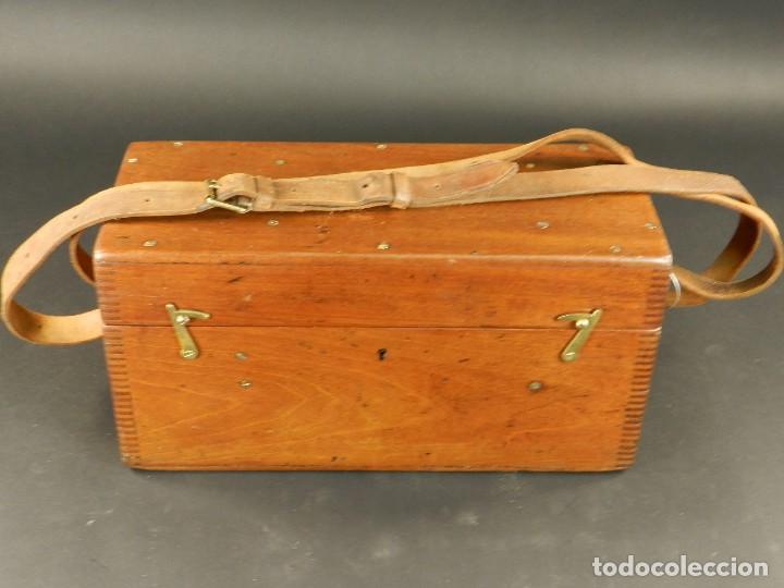 Antig&uuml;edades: NIVEL DE TOPOGRAF&Iacute;A + TR&Iacute;PODE + ESTUCHE  A&Ntilde;O 1910 APROX. - Foto 2