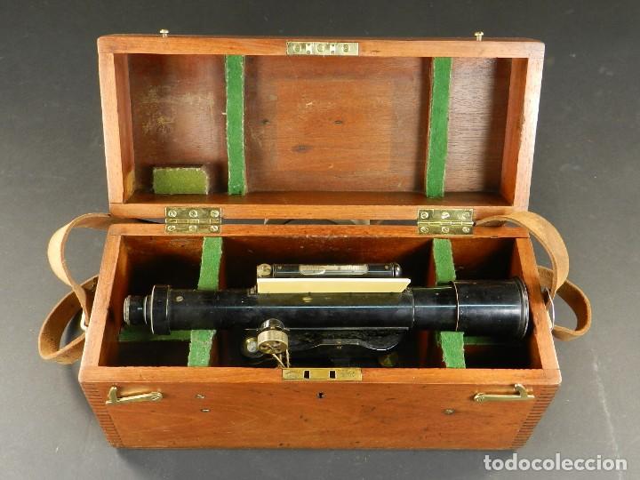 Antig&uuml;edades: NIVEL DE TOPOGRAF&Iacute;A + TR&Iacute;PODE + ESTUCHE  A&Ntilde;O 1910 APROX. - Foto 3