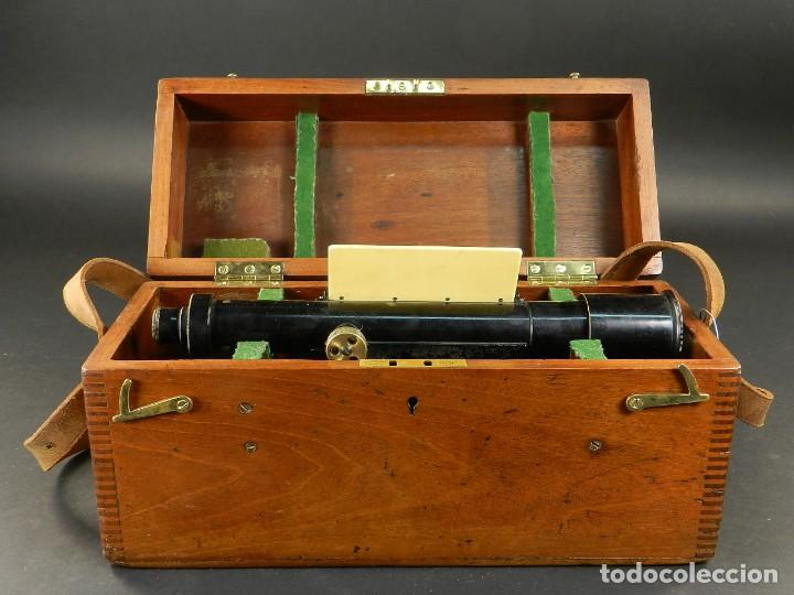 Antig&uuml;edades: NIVEL DE TOPOGRAF&Iacute;A + TR&Iacute;PODE + ESTUCHE  A&Ntilde;O 1910 APROX. - Foto 4