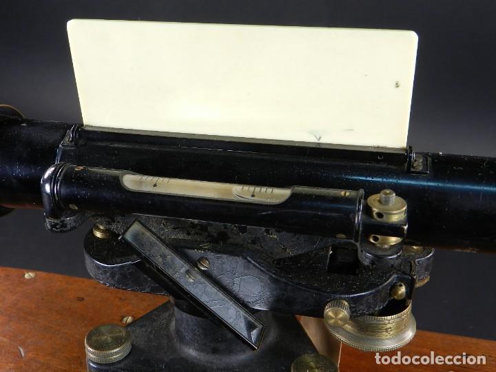 Antig&uuml;edades: NIVEL DE TOPOGRAF&Iacute;A + TR&Iacute;PODE + ESTUCHE  A&Ntilde;O 1910 APROX. - Foto 9