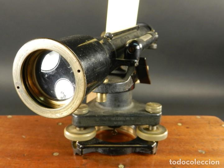 Antig&uuml;edades: NIVEL DE TOPOGRAF&Iacute;A + TR&Iacute;PODE + ESTUCHE  A&Ntilde;O 1910 APROX. - Foto 10