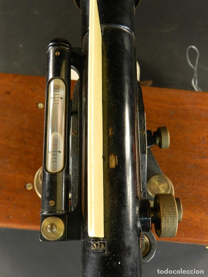 Antig&uuml;edades: NIVEL DE TOPOGRAF&Iacute;A + TR&Iacute;PODE + ESTUCHE  A&Ntilde;O 1910 APROX. - Foto 13