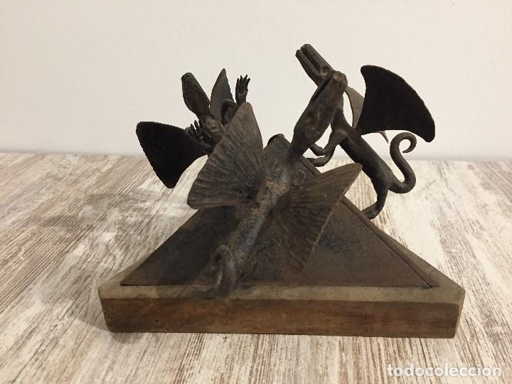 Antig&uuml;edades: CENTRO - C&Uacute;PULA HIERRO CON DRAGONES DE FORJA - Foto 1