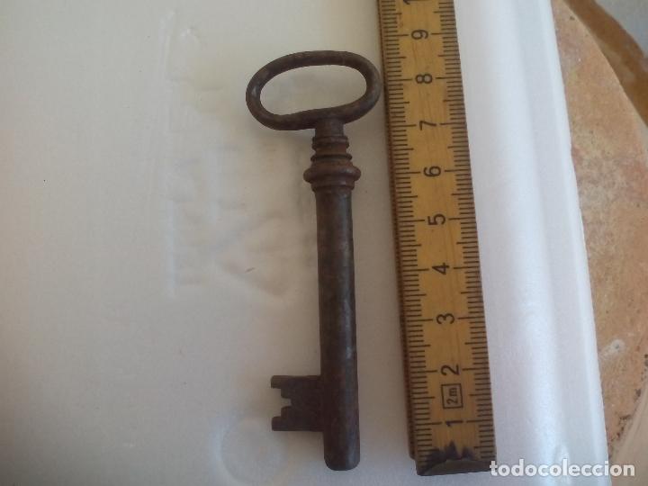 Antig&uuml;edades: LLAVE ANTIGUA DE HIERRO. 8,5 CM - Foto 2