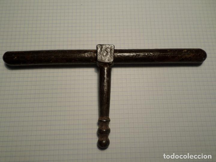 Antig&uuml;edades: CERROJO FORJADO - Foto 1
