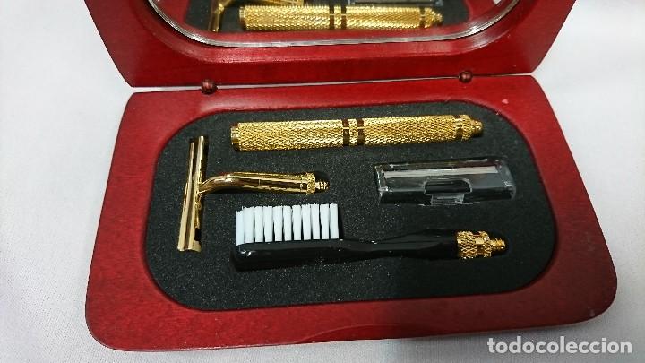 Antig&uuml;edades: SET DE MAQUINILLA DE AFEITAR Y CEPILLO DE DIENTES - Foto 2