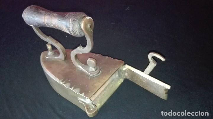 Antig&uuml;edades: ANTIGUA PLANCHA CON SOPORTE DE BRONCE - Foto 9