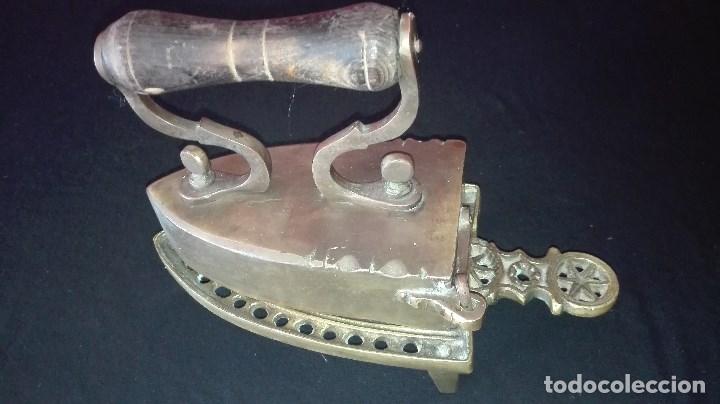 Antig&uuml;edades: ANTIGUA PLANCHA CON SOPORTE DE BRONCE - Foto 13