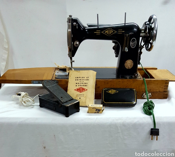 Antig&uuml;edades: Maquina de coser Gazagnes - Foto 1