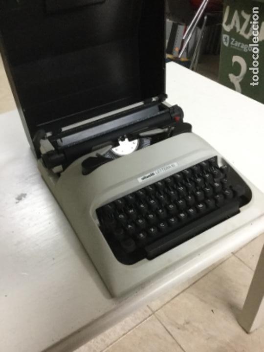 Antig&uuml;edades: Maquina escrbir portatil - Foto 1