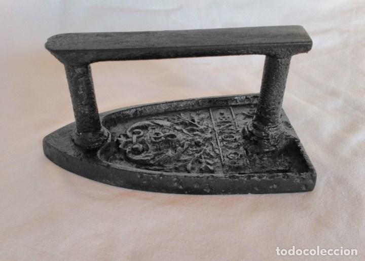 Antig&uuml;edades: PLANCHA DE HIERRO, FINALES SIGLO XIX. - Foto 1