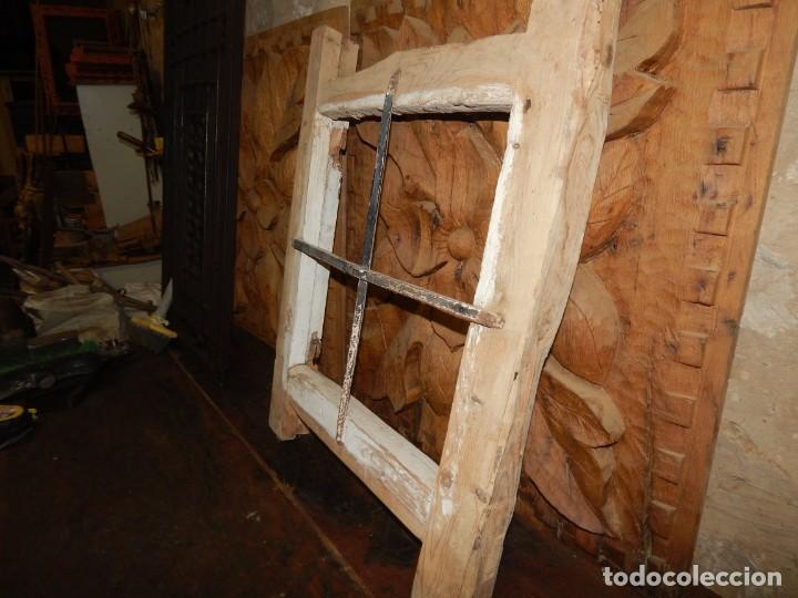 Antig&uuml;edades: viejo ventanuco con reja de forja   xix - Foto 2