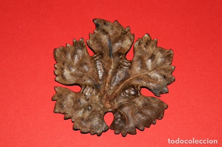 Antig&uuml;edades: HOJA REPUJADA EN HIERRO FORJADO - Foto 2