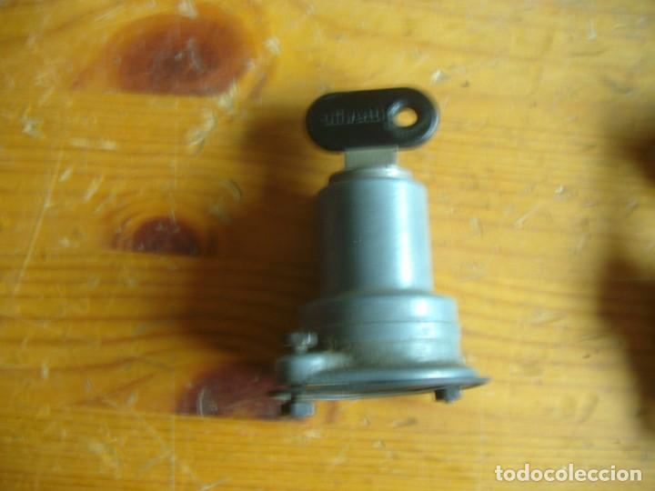 Antig&uuml;edades: CERRADURA CON LLAVE OLIVETTI - Foto 1