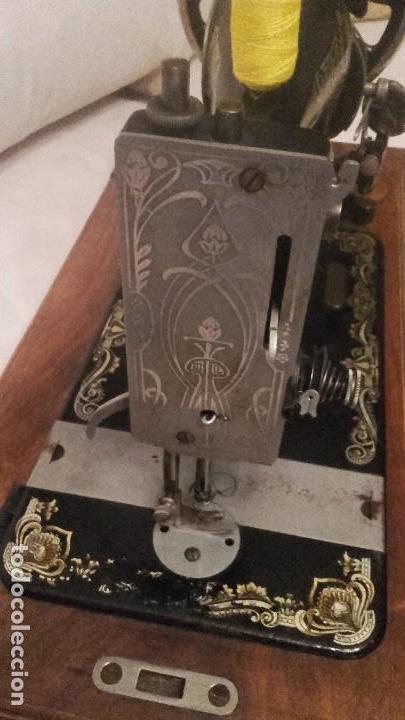 Antig&uuml;edades: Maquina de coser - Foto 4