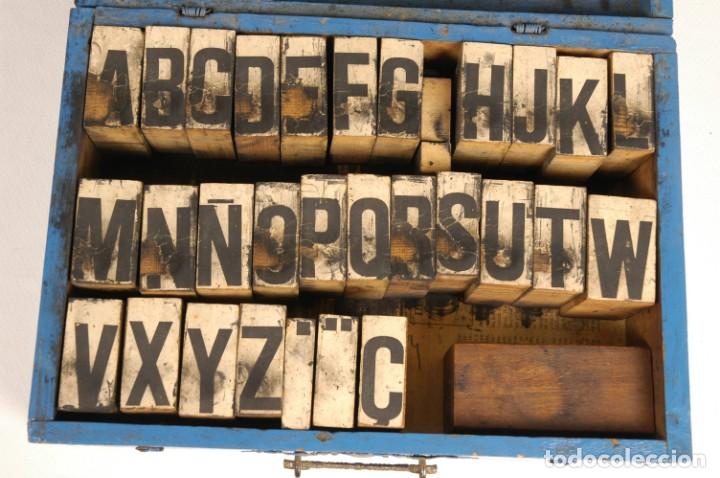 Antig&uuml;edades: LETRAS TIPOGRAFICAS - Foto 1