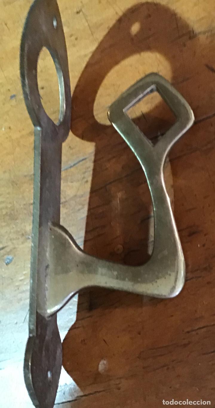 Antig&uuml;edades: COLGADOR DE BRONCE, A&Ntilde;OS 30 - Foto 1