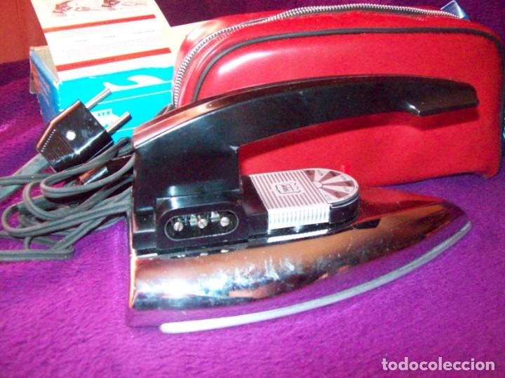 Antig&uuml;edades: PLANCHA DE VIAJE COMPLETA Y SIN USAR - IMPECABLE ESTADO &iexcl; SOLAC CON SU ESTUCHE - Foto 1