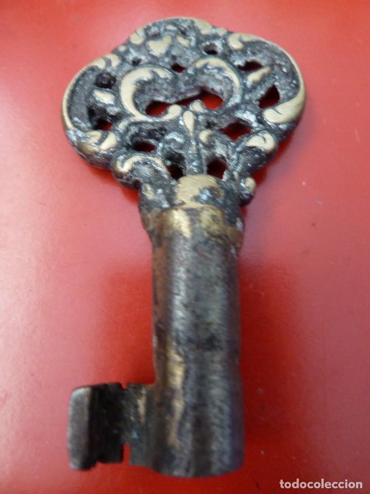 Antig&uuml;edades: ANTIGUA LLAVE TALLADA - Foto 2
