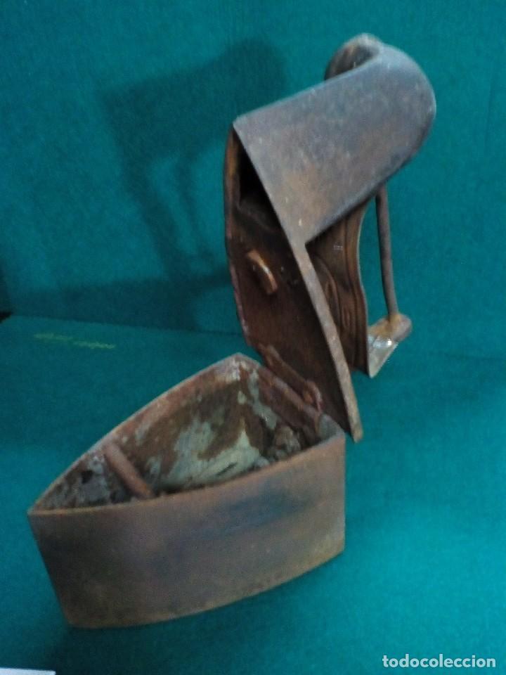Antig&uuml;edades: PLANCHA ANTIGUA DE CARBON - Foto 6