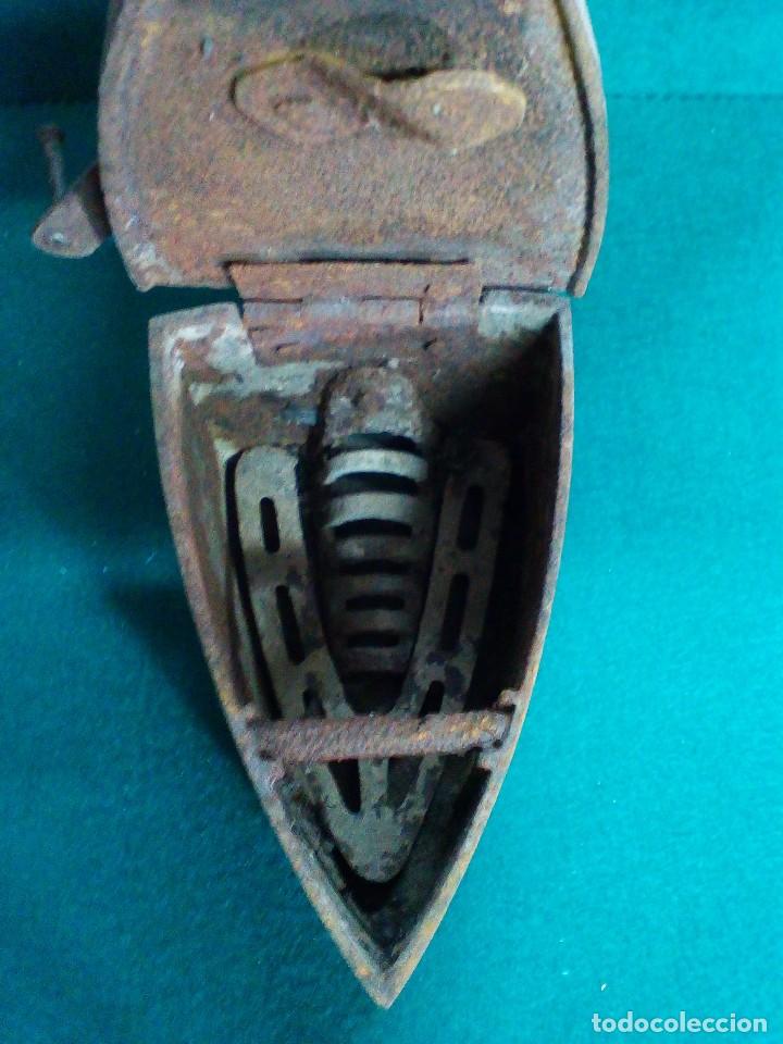 Antig&uuml;edades: PLANCHA ANTIGUA DE CARBON - Foto 8