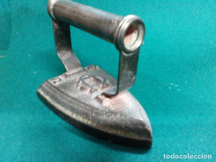 Antig&uuml;edades: PLANCHA ANTIGUA DE HIERRO N&ordm; 4 - Foto 2