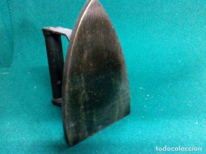 Antig&uuml;edades: PLANCHA ANTIGUA DE HIERRO N&ordm; 4 - Foto 4