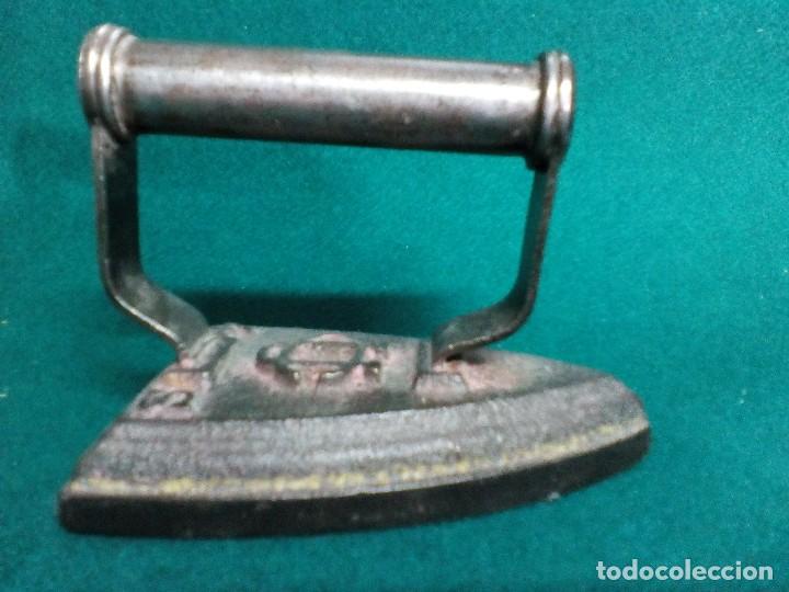 Antig&uuml;edades: PLANCHA ANTIGUA DE HIERRO N&ordm; 5 - Foto 1