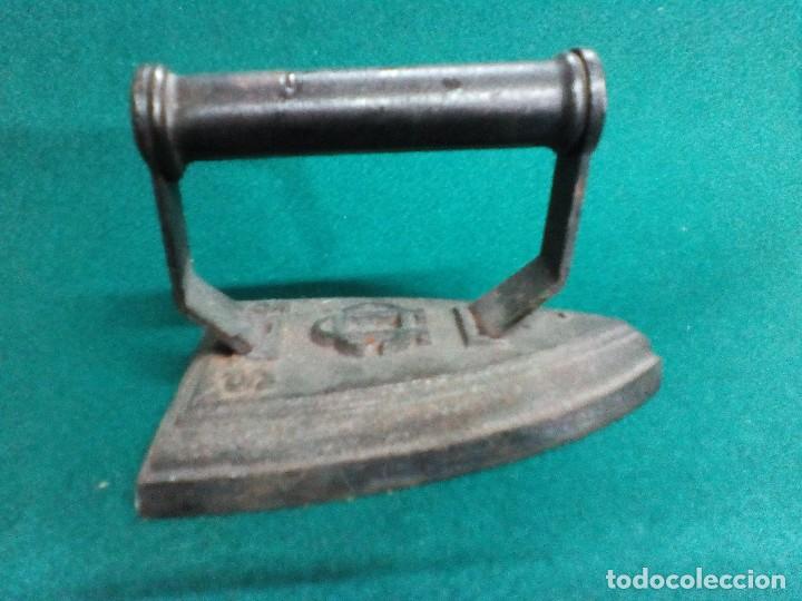 Antig&uuml;edades: PLANCHA ANTIGUA DE HIERRO N&ordm; 5 - Foto 2