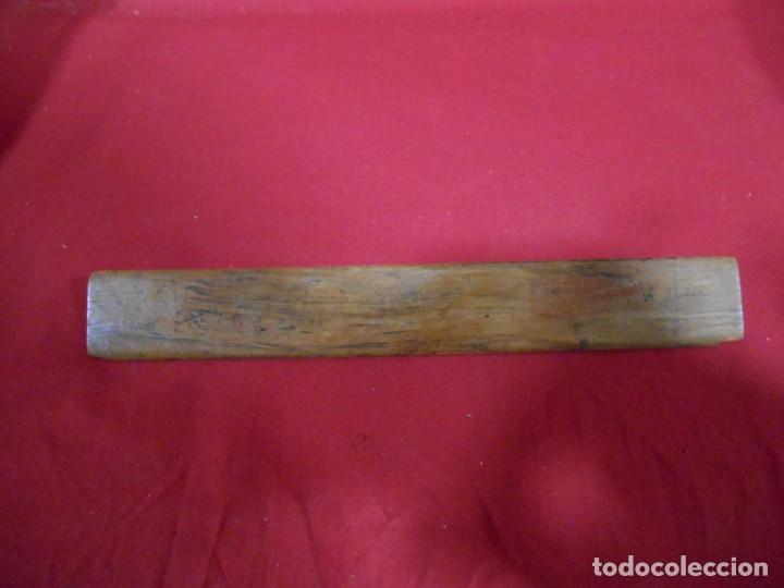 Antig&uuml;edades: ANTIGUA REGLA ESCOLAR DE MADERA DE 20 CMTS - Foto 2
