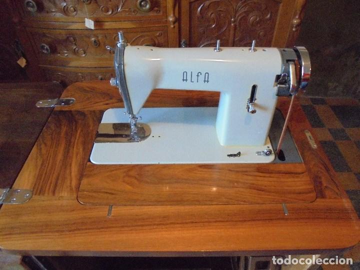 Antig&uuml;edades: MAQUINA DE COSER ALFA - FUNCIONANDO Y COMO NUEVA - Foto 4