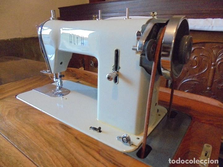 Antig&uuml;edades: MAQUINA DE COSER ALFA - FUNCIONANDO Y COMO NUEVA - Foto 5